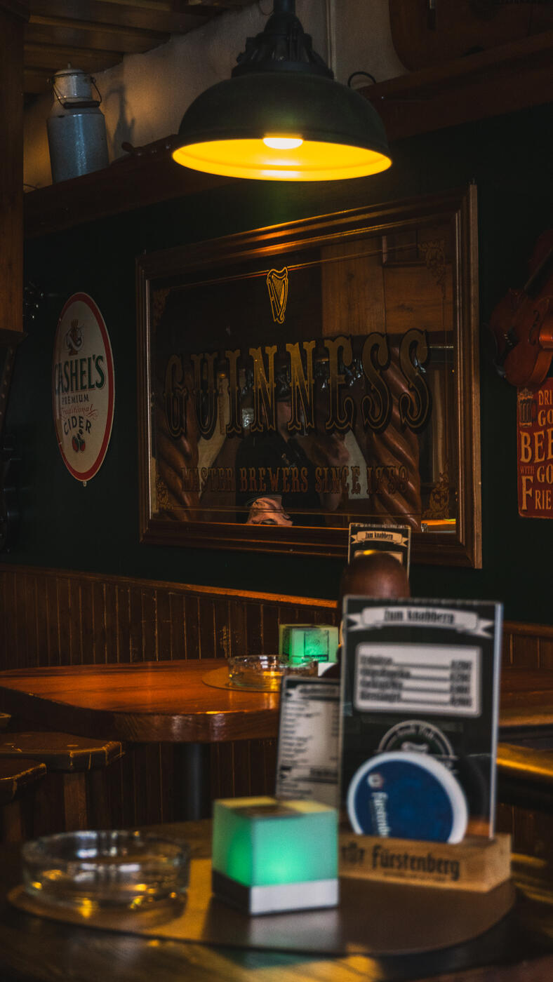 Guinness Spiegel an der Bar
