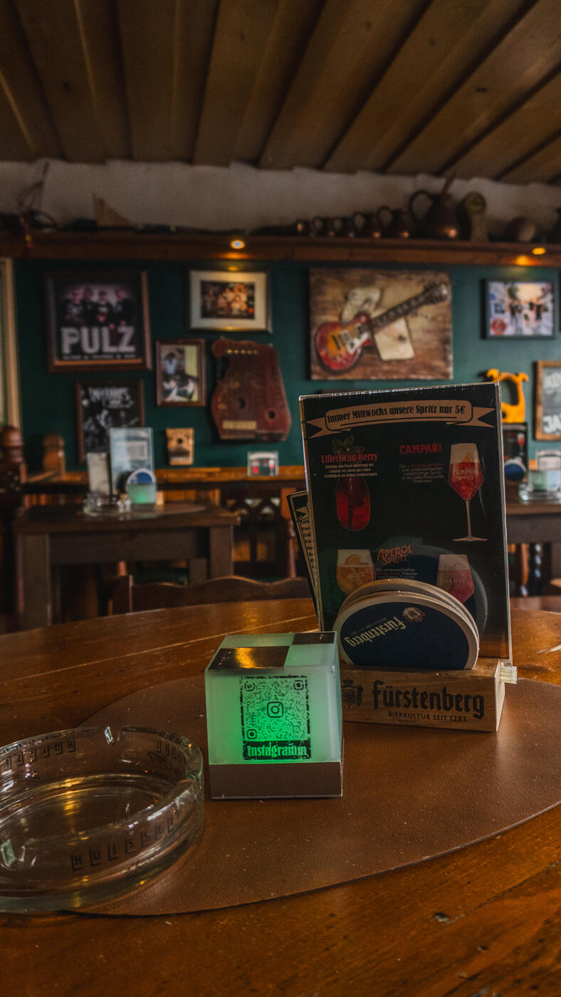 Instagram-QR-Code auf dem Tisch